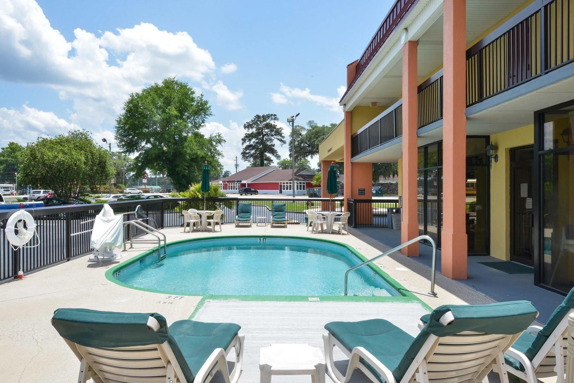 Suburban Studios Hinesville - Fort Stewart Area Exterior photo