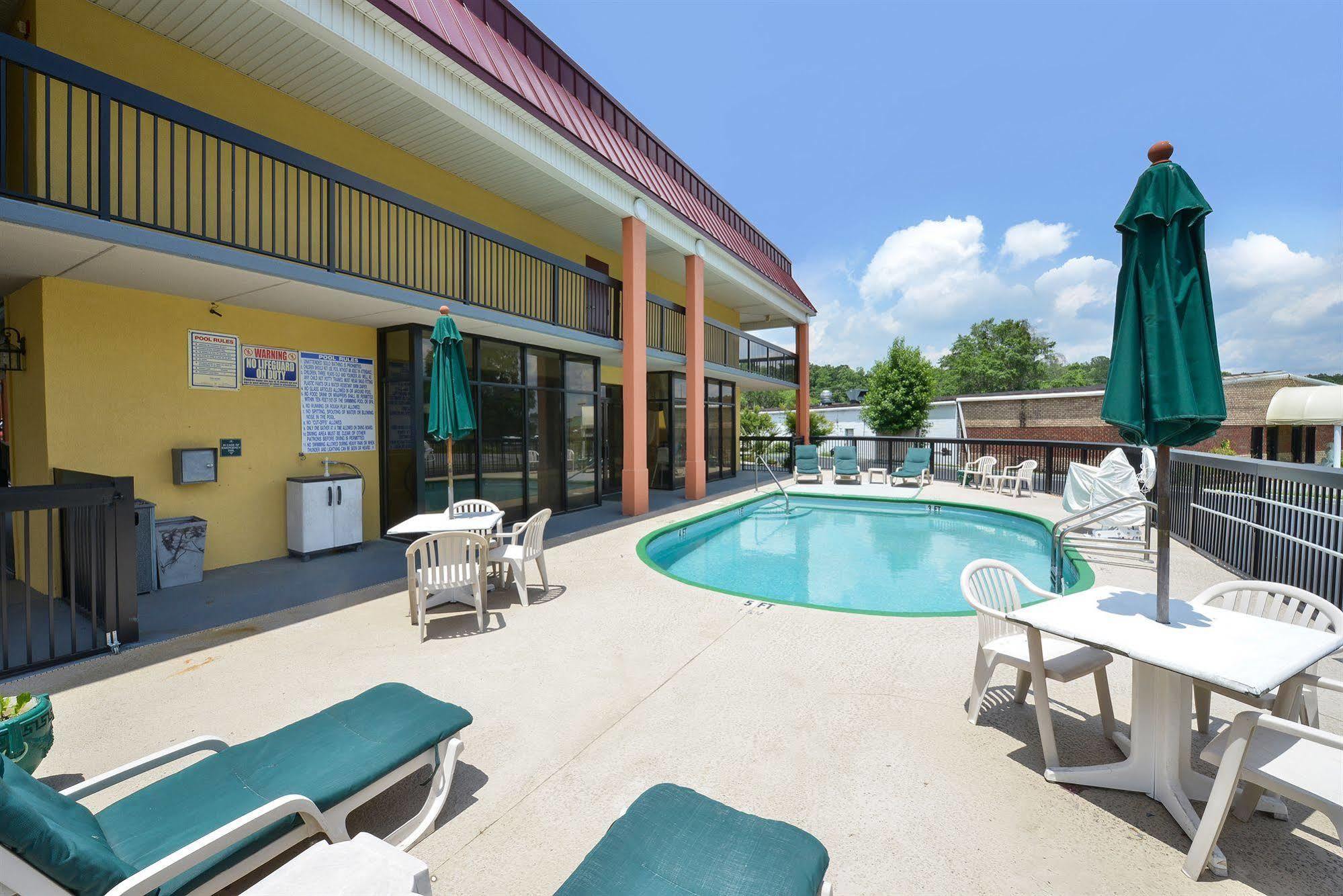 Suburban Studios Hinesville - Fort Stewart Area Exterior photo